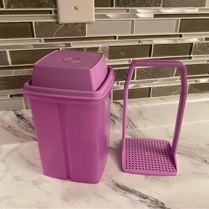 Tupperware Pick A Deli pickle container 2L 8 1/2 cup
